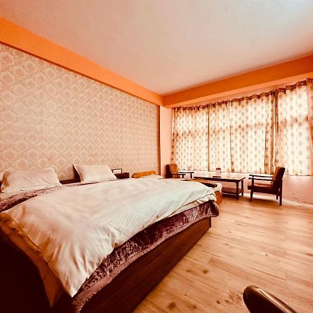 Hotel D Kanchan Manali Bagian luar foto