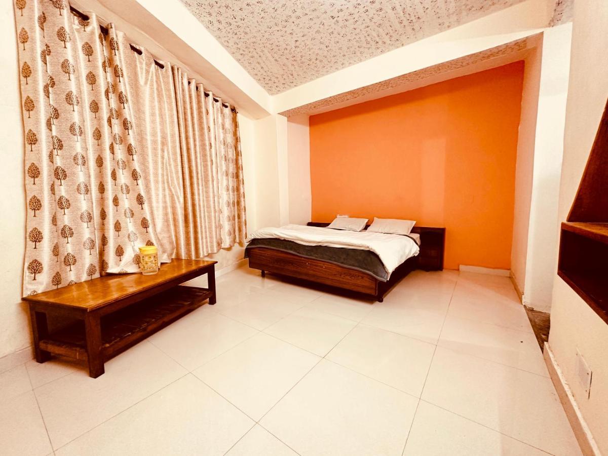 Hotel D Kanchan Manali Bagian luar foto