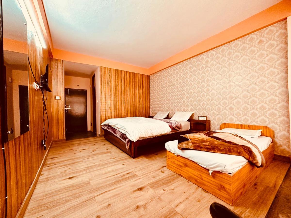 Hotel D Kanchan Manali Bagian luar foto