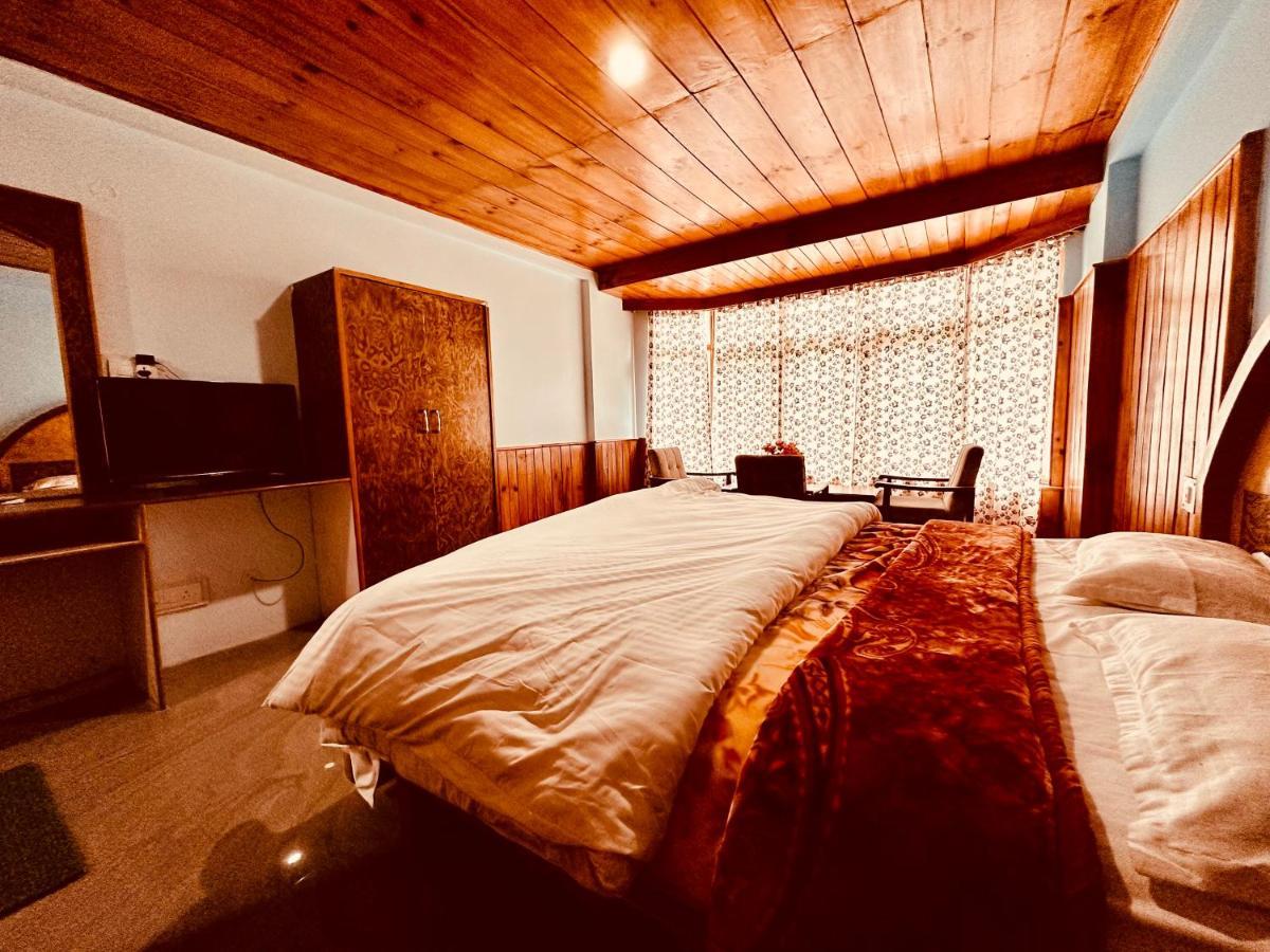 Hotel D Kanchan Manali Bagian luar foto