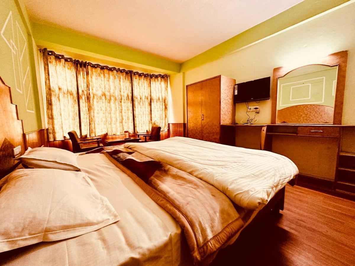 Hotel D Kanchan Manali Bagian luar foto